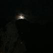 Bij volle maan en metzaklantaarns beklimmen we de Sinai.