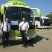De bus en reisleider van de Joppe Group