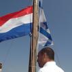 Uiteraard wordt op de boot ook de Nederlandse vlag gehesen.