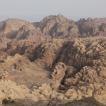 Net buiten Petra een uitzicht over de kloof naar de verborgen stad Petra